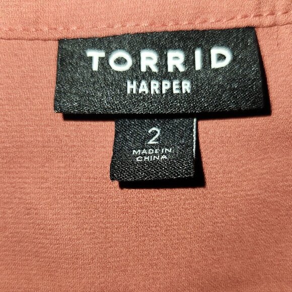 Torrid Women's Size 2 Blouse Top Pink Solid Polyester V-Neck Regular || EUC - Picture 6 of 8